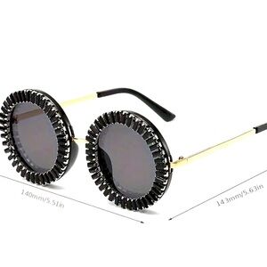 I like my crystal black 🖤 oversized studded sunglasses
